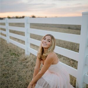 Meet the Posher: Chloe Scott